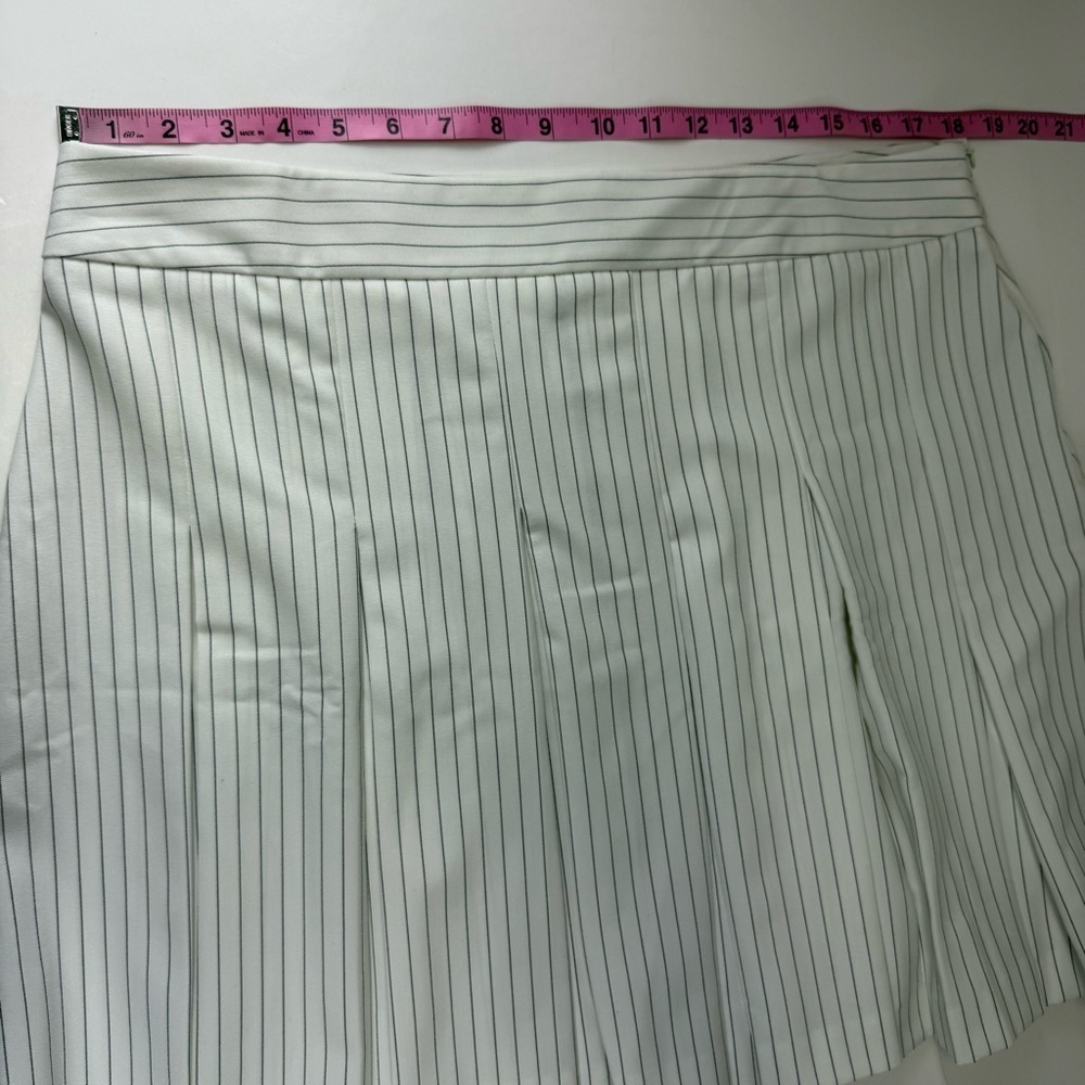 Nasty Gal Pleated Pinstripe Mini Skirt Women US 14 White NWT - Picture 7 of 8
